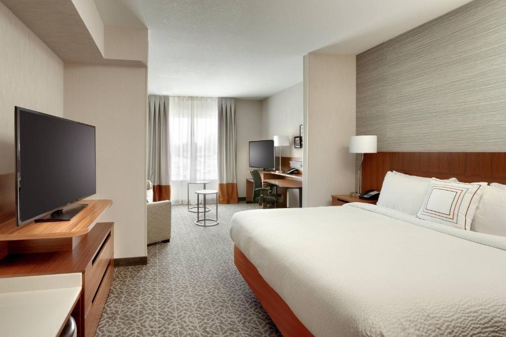 Deluxe King Guest Room with Sofa Bed interior
