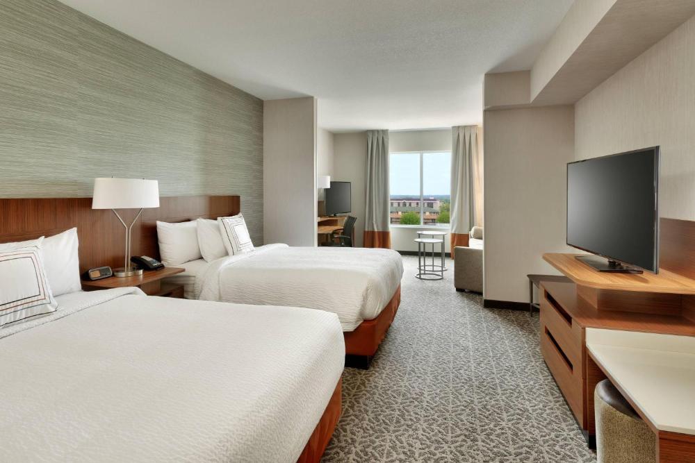 Junior Suite with Two Queen Beds and Sofa Bed - Hearing Accessible interior