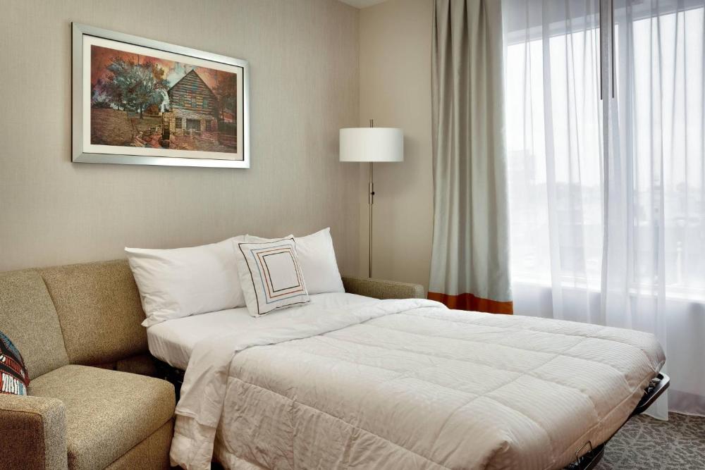 One-Bedroom Queen Suite interior